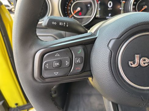 Used 2023 Jeep Gladiator Willys image 30