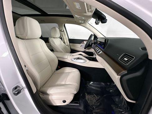 New 2026 Mercedes-Benz GLS 450 4MATIC image 31