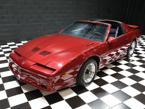 Used 1990 Pontiac Firebird Trans Am RWD image 12