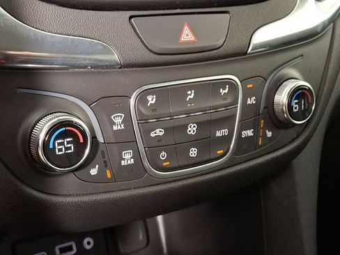 Used 2021 Chevrolet Equinox LT AWD/4WD image 17
