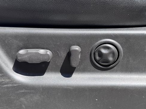 Used 2007 Chevrolet Avalanche LT w/ LT Preferred Equipment Group AWD/4WD image 15