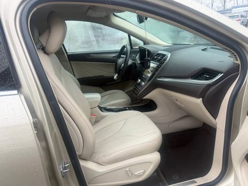 Used 2017 Lincoln MKC Premiere image 27