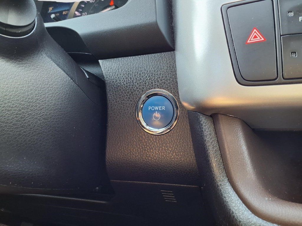 Used 2019 Toyota Highlander XLE AWD/4WD image 15