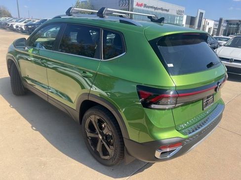 New 2025 Volkswagen Taos SEL image 4