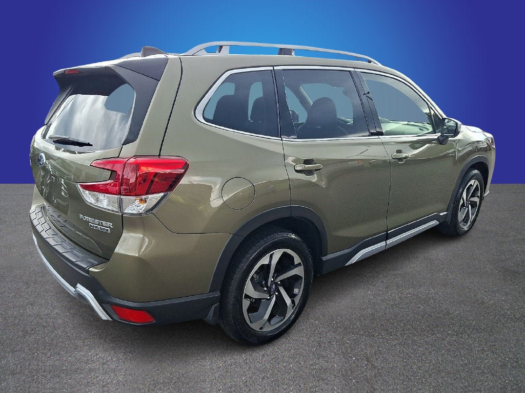 Used 2024 Subaru Forester Touring w/ Convenience Package AWD/4WD image 4