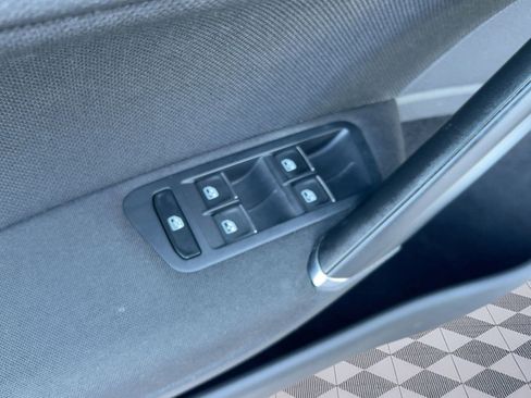 Used 2017 Volkswagen GTI S image 12