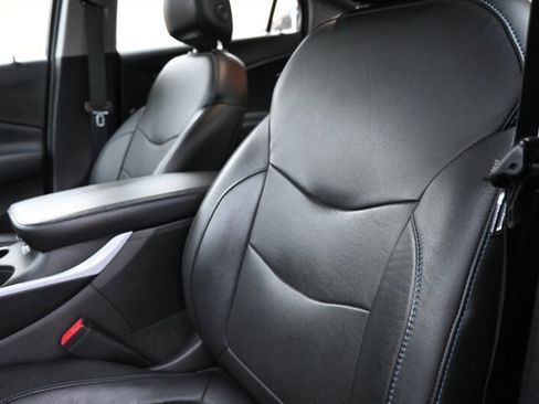 Used 2018 Chevrolet Volt LT w/ Comfort Package image 24