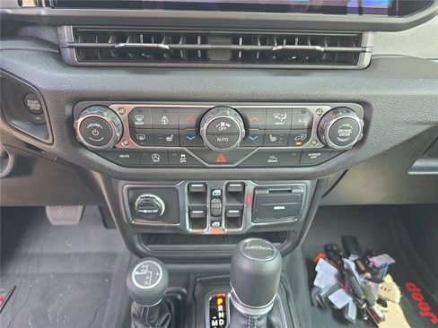 New 2026 Jeep Gladiator Sport AWD/4WD image 28