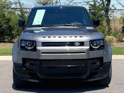 Certified 2025 Land Rover Defender 110 X-Dynamic SE AWD/4WD image 3