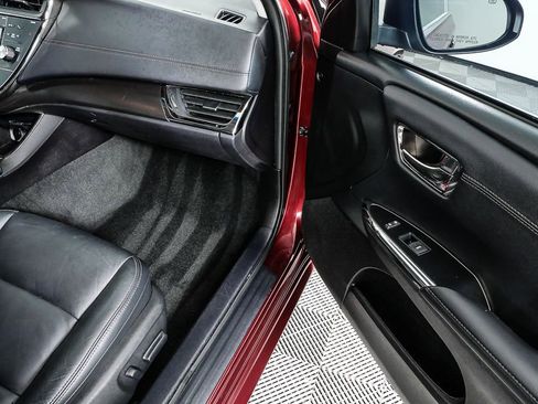 Used 2017 Toyota Avalon XLE image 22