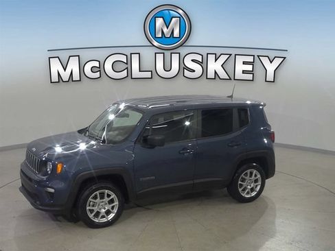 Used 2023 Jeep Renegade Latitude AWD/4WD image 1