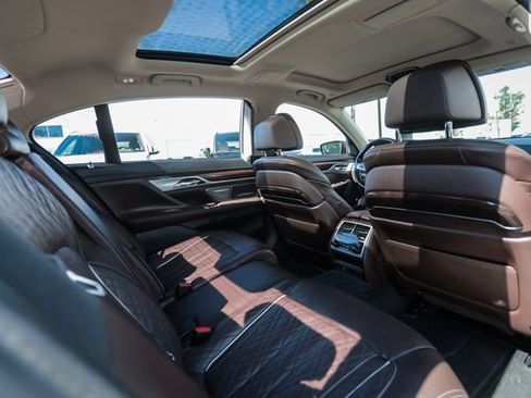 Used 2020 BMW 750i xDrive w/ Executive Package AWD/4WD image 69