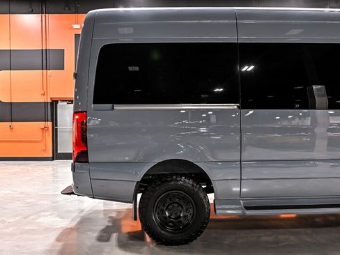 Used 2023 Mercedes-Benz Sprinter 2500 image 5