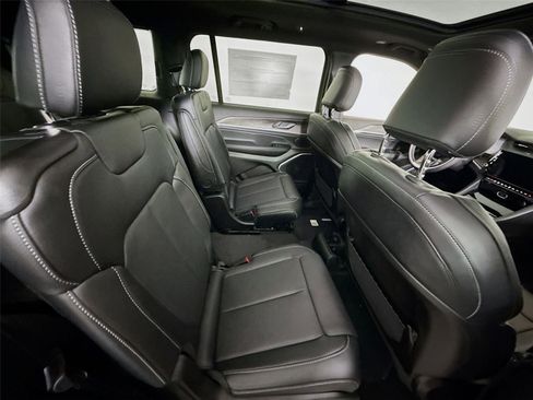 New 2026 Jeep Grand Cherokee L Limited AWD/4WD image 23