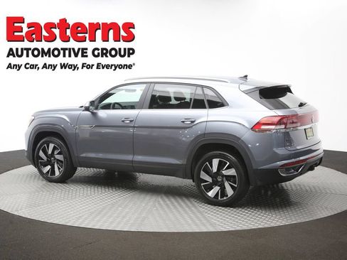 Used 2024 Volkswagen Atlas Cross Sport SE FWD image 59