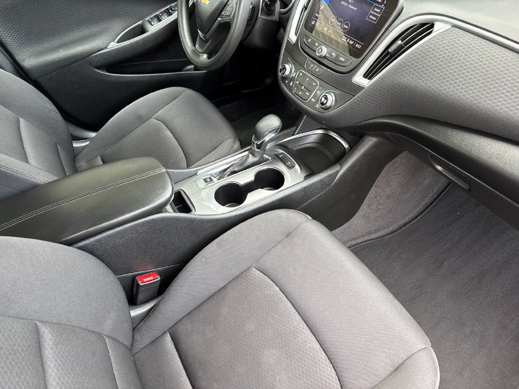 Used 2024 Chevrolet Malibu LT FWD image 16