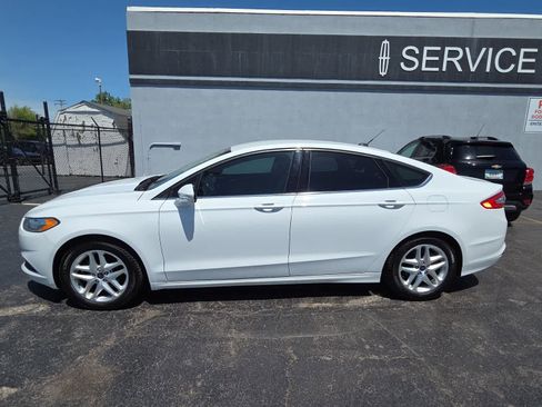 Used 2015 Ford Fusion SE FWD image 8