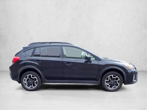 Used 2017 Subaru Crosstrek 2.0i Premium AWD/4WD image 9