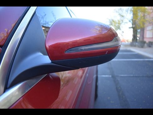 Used 2018 Mercedes-Benz GLC 300 4MATIC image 35