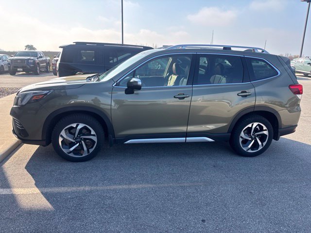 Used 2023 Subaru Forester Touring AWD/4WD image 4