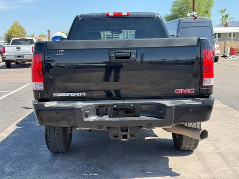 Used 2012 GMC Sierra 2500 Denali w/ Suspension Package, Off-Road AWD/4WD image 6
