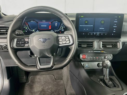 Used 2024 Ford Mustang Coupe RWD image 18