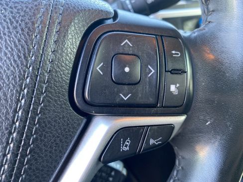Used 2018 Toyota Highlander Limited image 16