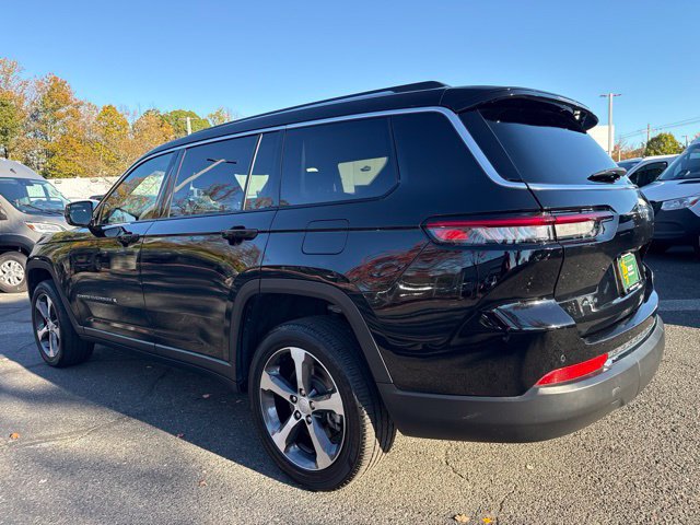 Used 2023 Jeep Grand Cherokee L Limited AWD/4WD image 16