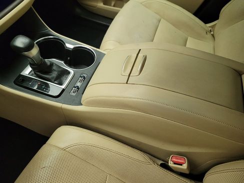 Used 2018 Toyota Highlander Limited Platinum FWD image 26
