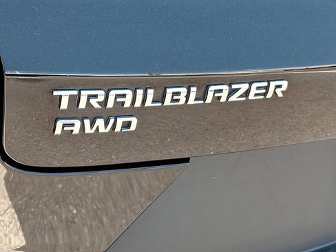 Used 2023 Chevrolet TrailBlazer LT AWD/4WD image 32