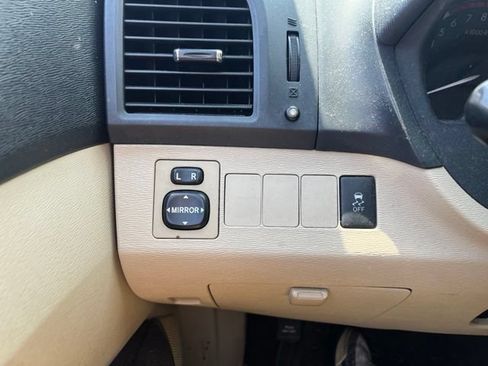 Used 2010 Toyota Venza FWD image 20