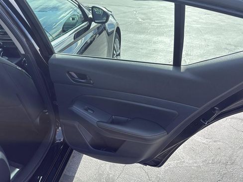 Used 2025 Nissan Altima 2.5 SV image 23