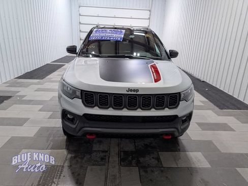 Used 2025 Jeep Compass Trailhawk AWD/4WD image 6