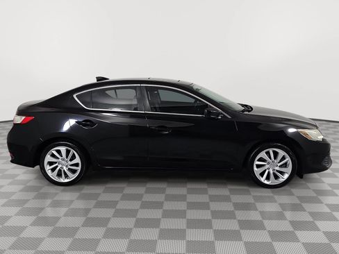 Used 2017 Acura ILX w/ AcuraWatch Plus Package FWD image 9