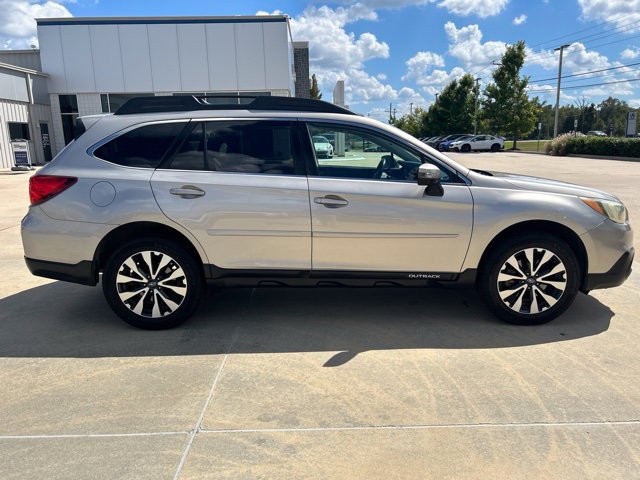 Used 2015 Subaru Outback 3.6R Limited AWD/4WD image 3