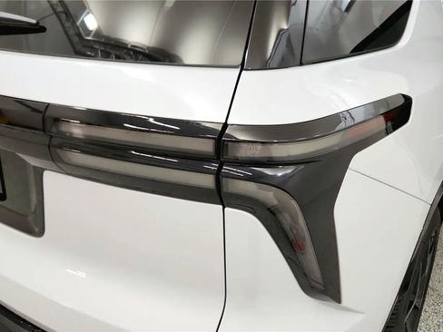 New 2026 Chevrolet Traverse RS AWD/4WD image 15