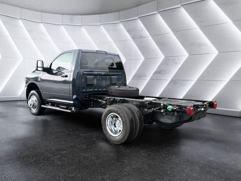 New 2026 RAM 3500 Tradesman w/ Chrome Appearance Group A AWD/4WD image 4