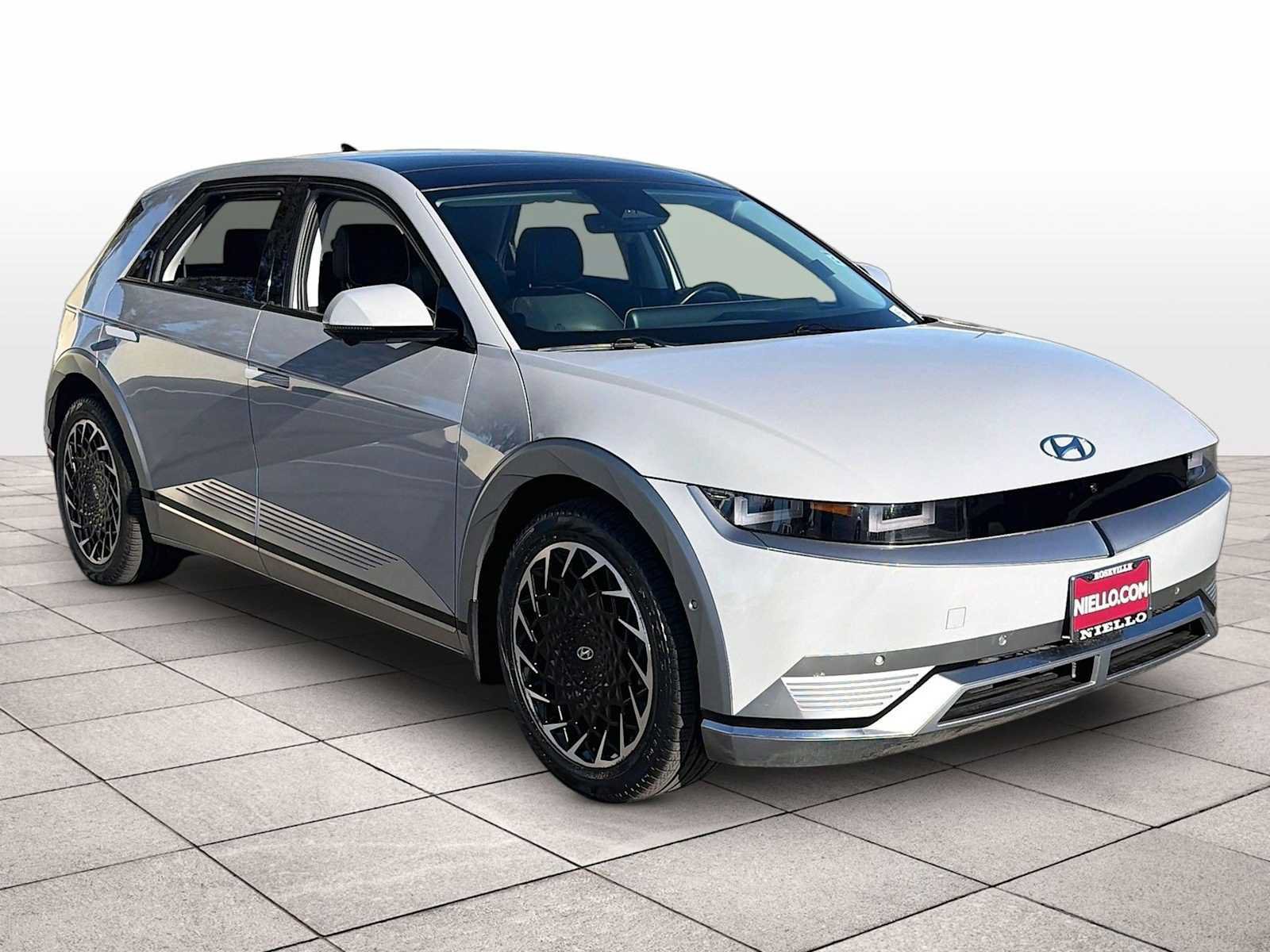 Used 2023 Hyundai Ioniq 5 Limited AWD/4WD image 2