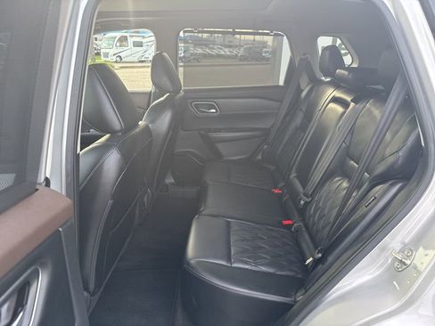 Used 2023 Nissan Rogue Platinum w/ Platinum Premium Package image 16
