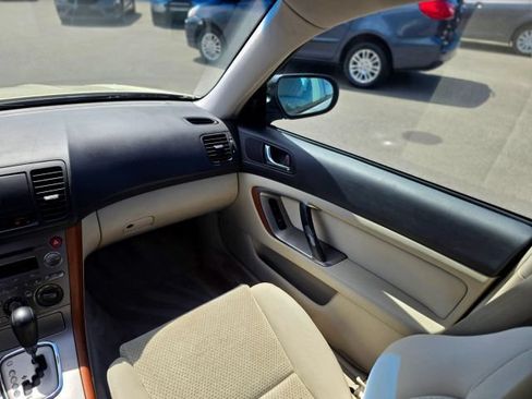 Used 2005 Subaru Outback 2.5i AWD/4WD image 30
