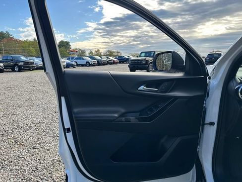 Used 2025 Chevrolet Equinox LT AWD/4WD image 22