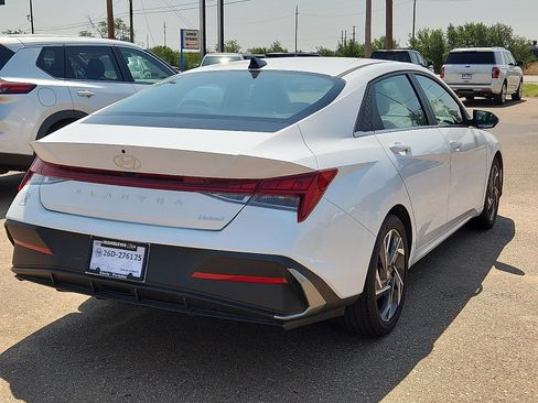 Used 2025 Hyundai Elantra Limited FWD image 3