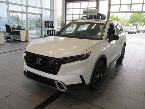 Used 2023 Honda CR-V Sport Touring image 3