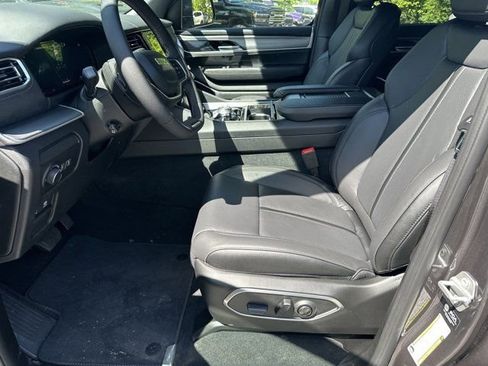 New 2026 Jeep Grand Wagoneer Limited AWD/4WD image 9