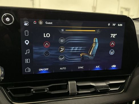 Used 2025 Chevrolet Equinox RS w/ Safety and Technology Package AWD/4WD image 17