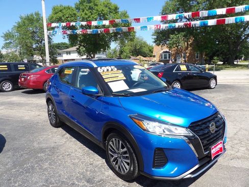 Used 2021 Nissan Kicks SV FWD image 3