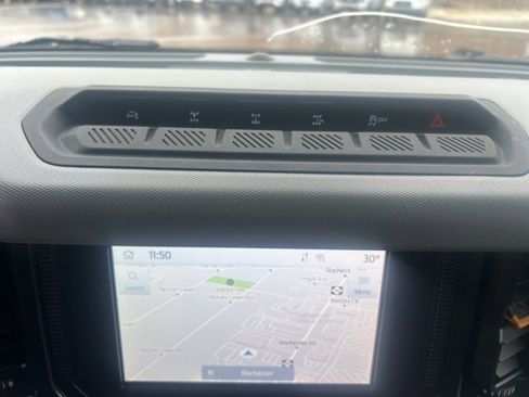 Used 2023 Ford Bronco Badlands image 24