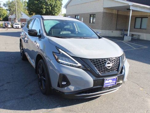 Used 2024 Nissan Murano SV w/ SV Midnight Edition Package image 5
