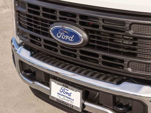 New 2026 Ford F250 XL w/ XL Chrome Package RWD image 8