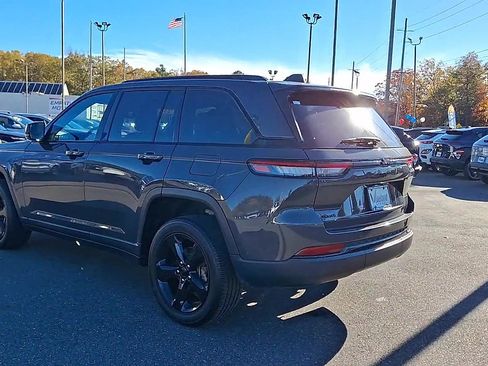 Used 2023 Jeep Grand Cherokee Altitude image 8